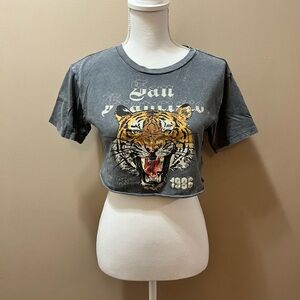 Garage Gray Tiger Graphic Crop Top Size XS
